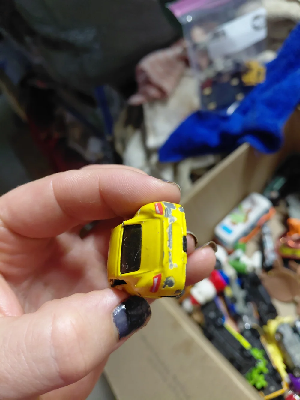 1:64 scale Hot Wheels 2007 New Models Porsche Cayman S in yellow